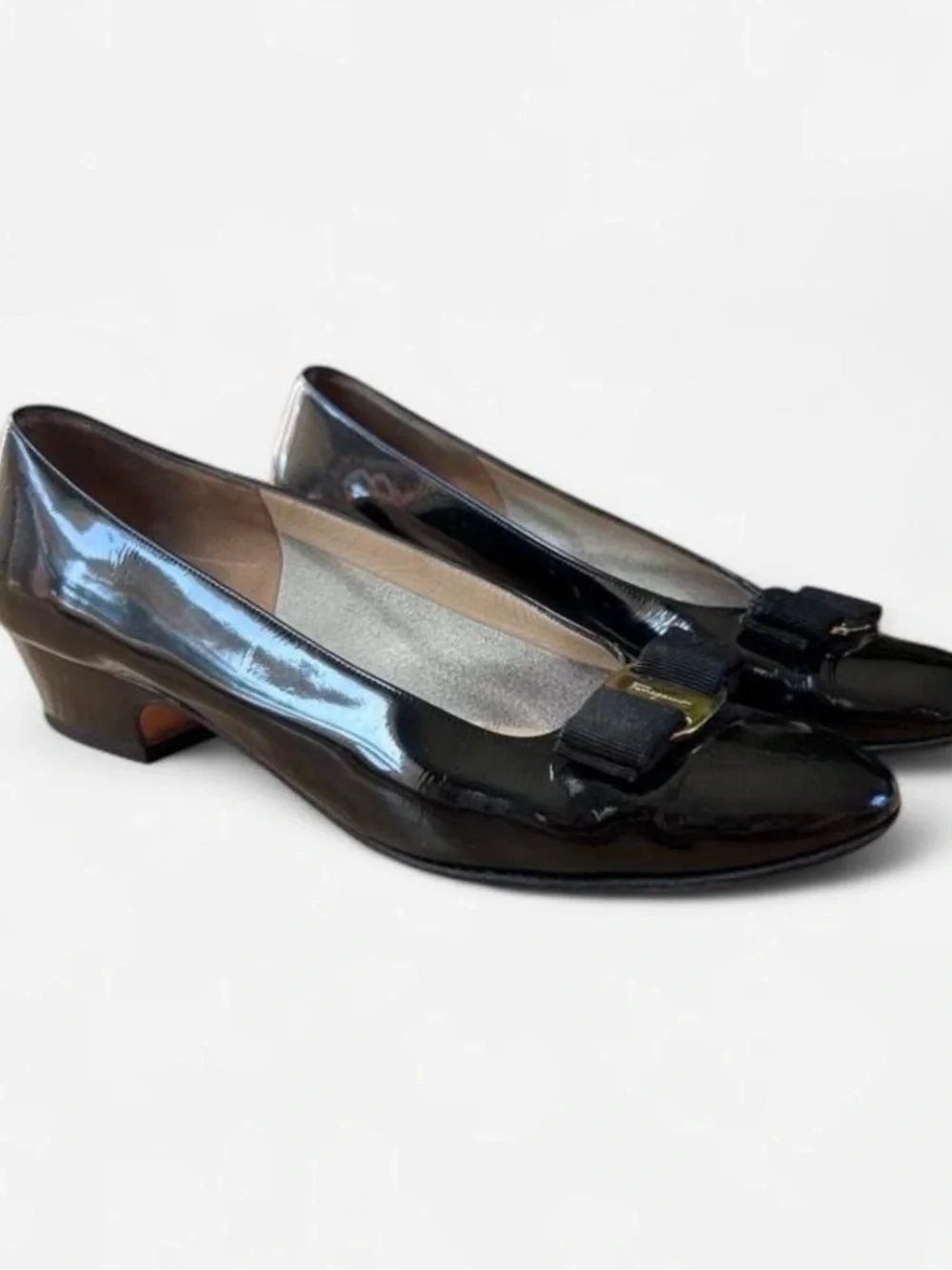 Vintage Salvatore Ferragamo Black Patent Leather Vara Bow Pumps Low Heel 9½ C